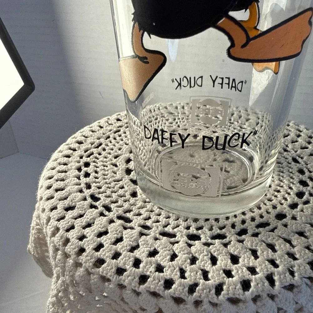 Vintage 1973 Daffy Duck Looney Tunes Pepsi Collector Glass By Warner Brothers